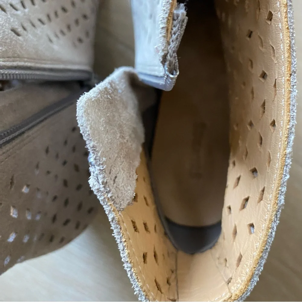 Soludos Lola taupe suede Perforated Ankle Booties 8.5 - Picture 8 of 10
